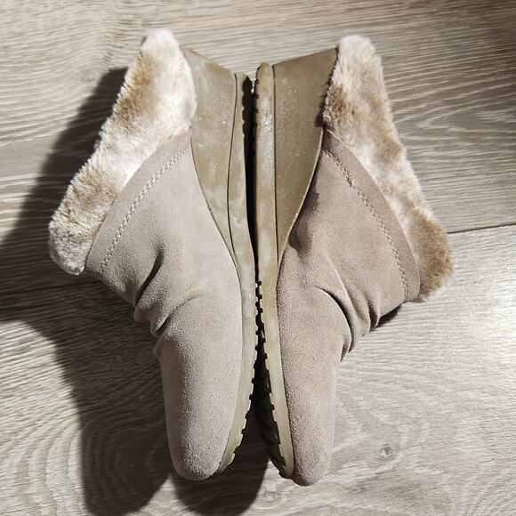 Baretraps Becker mushroom Suede Clogs 7.5 Water Resistant - Picture 8 of 12